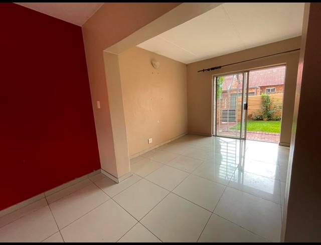 2 BEDROOM DUPLEX FOR SALE IN DIE HOEWES